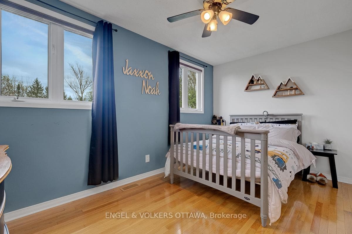 2963 Roger Stevens Drive photo 19