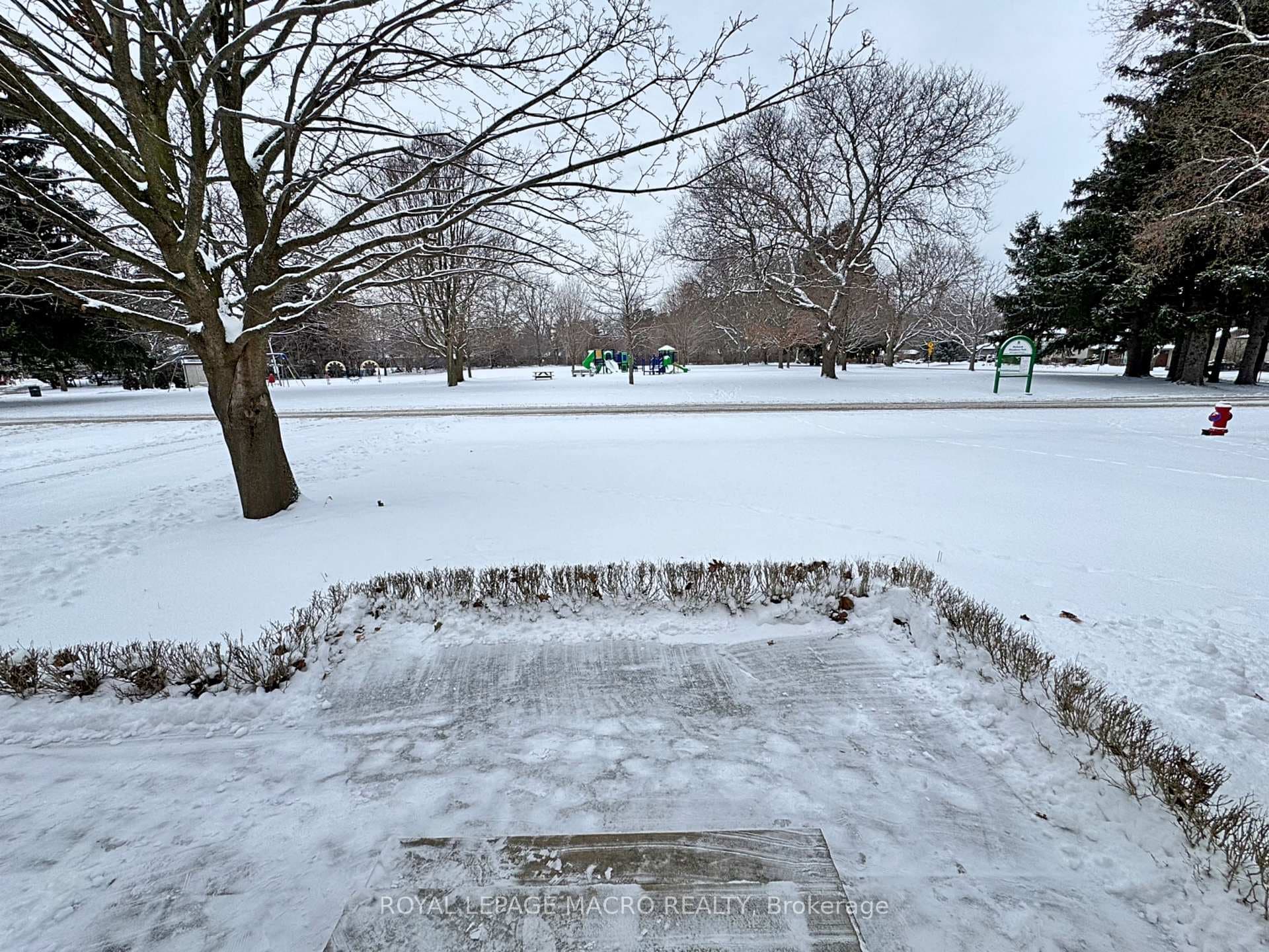 646 Iroquois Avenue photo 22