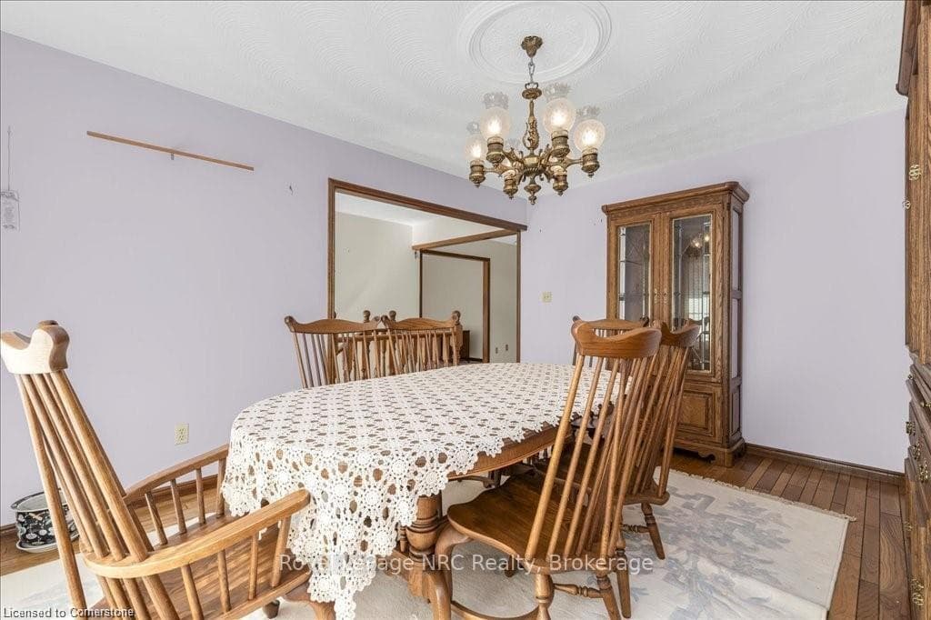 103 Leggett Crescent photo 5