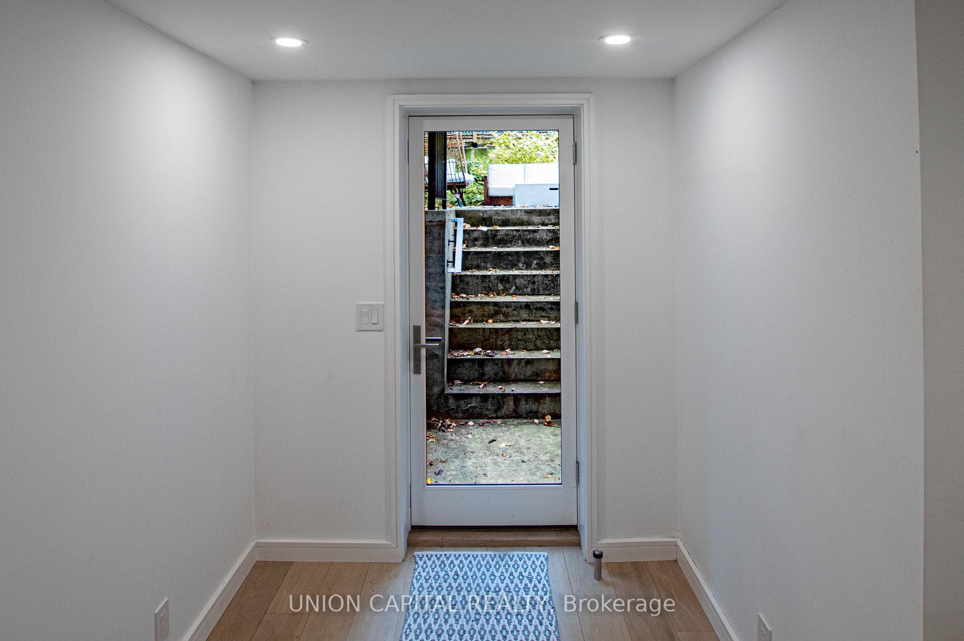 23 Rusholme Park Crescent Unit B photo 18