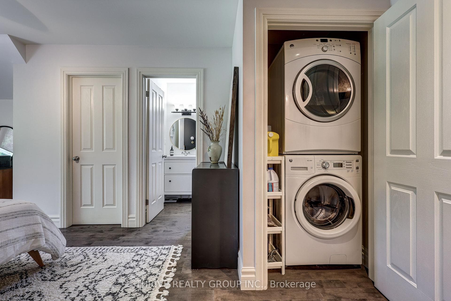 866 William Street photo 34