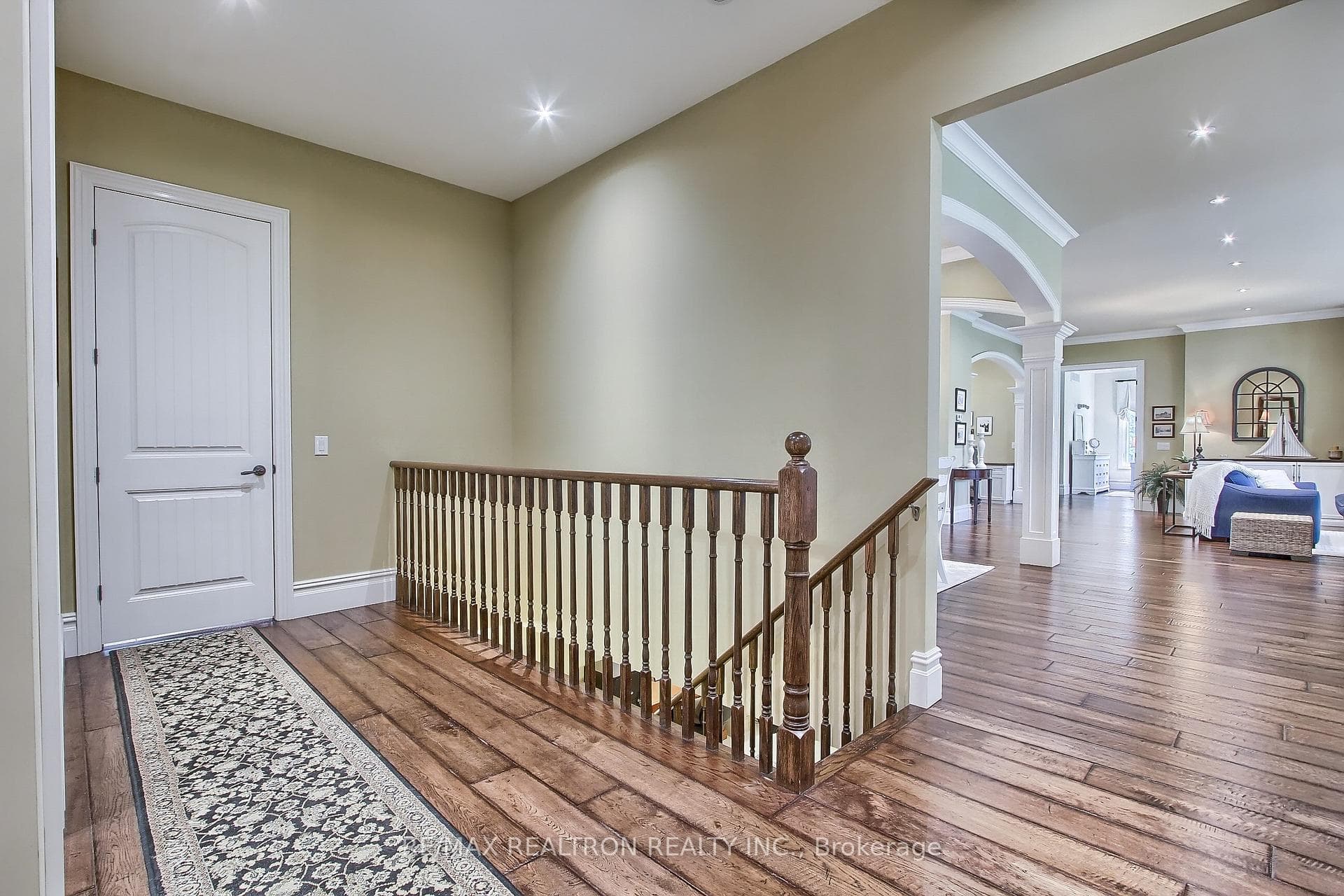71 Morton Avenue photo 27