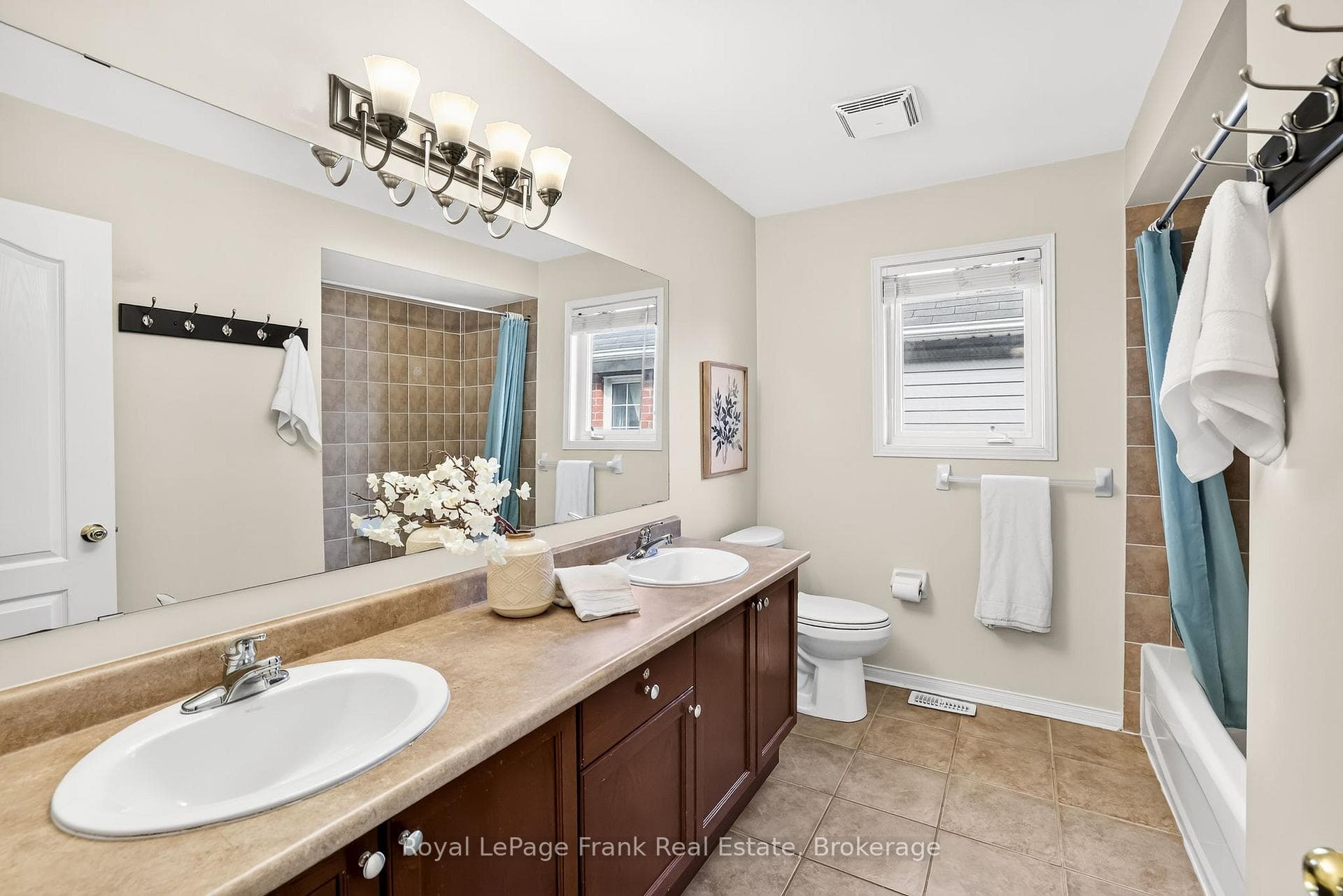 150 Dadson Drive photo 33