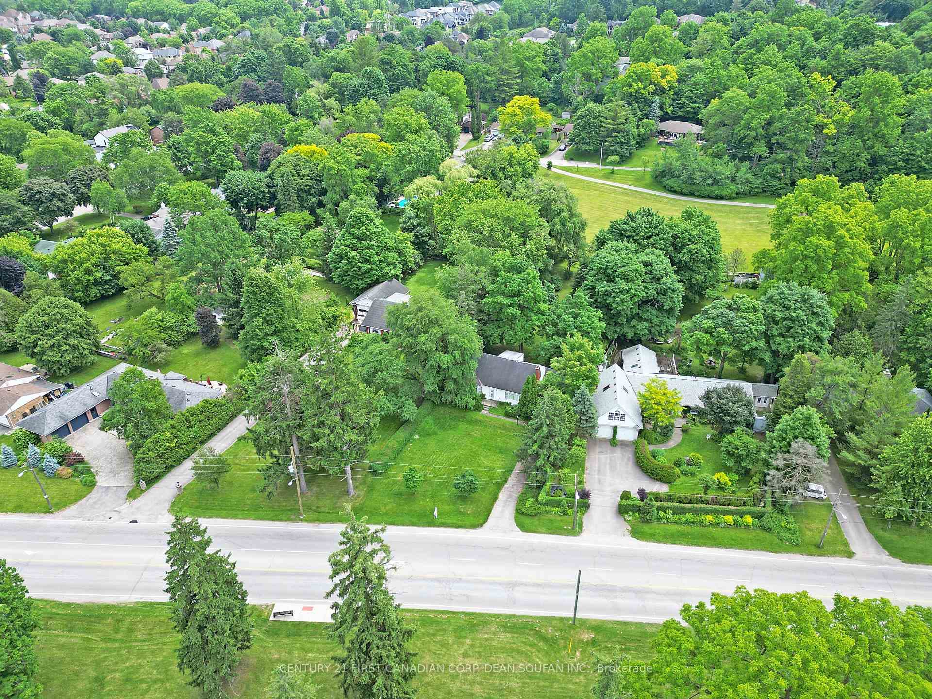 740 Springbank Drive photo 7