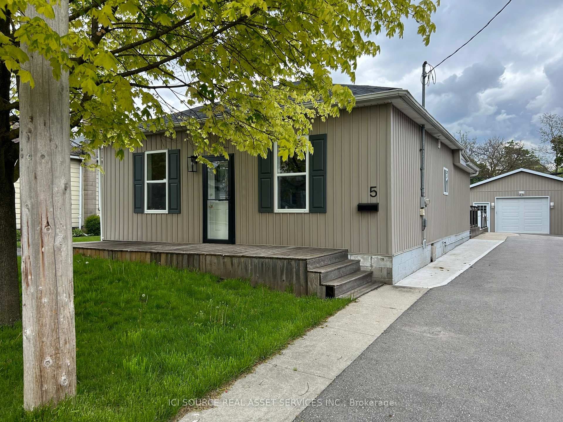 5 Portland Street photo 2