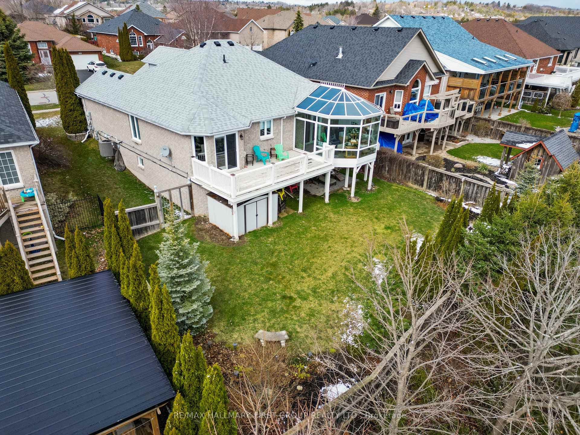 269 Ivey Crescent photo 40