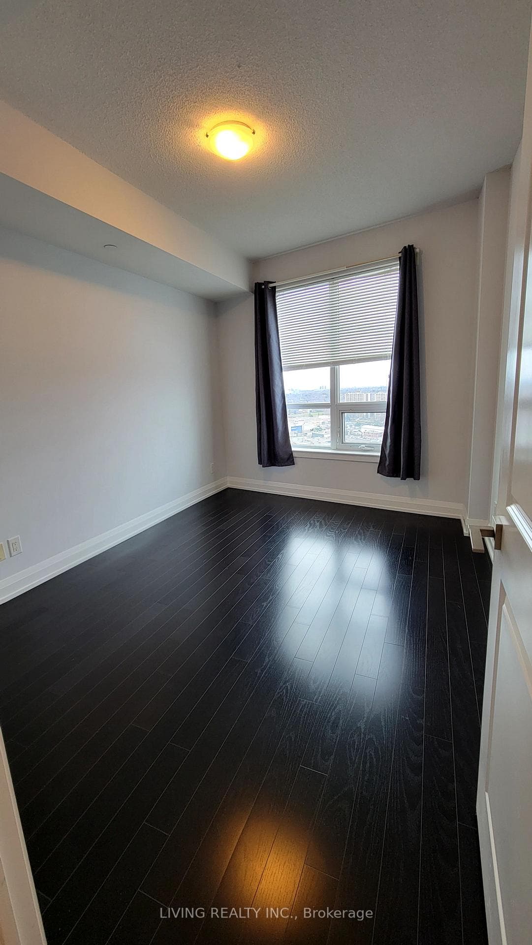 7161 Yonge Street Unit 2125 photo 5