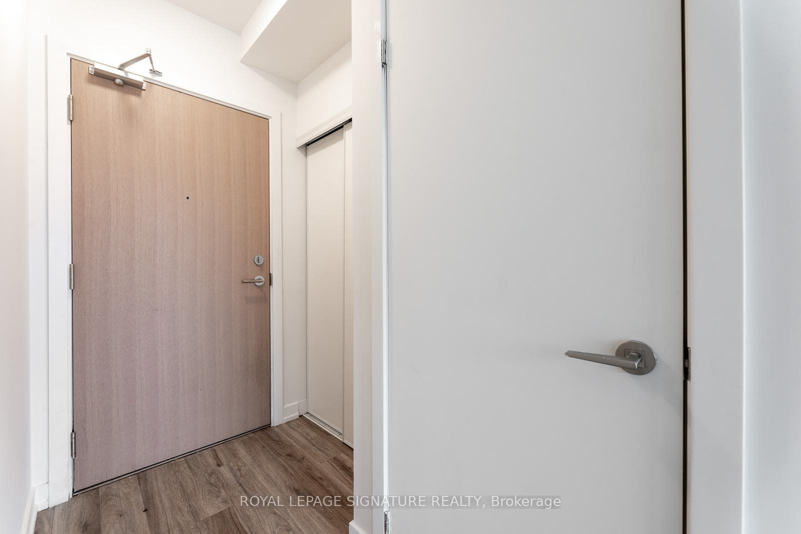 1195 The Queensway N/A Unit 606 photo 12