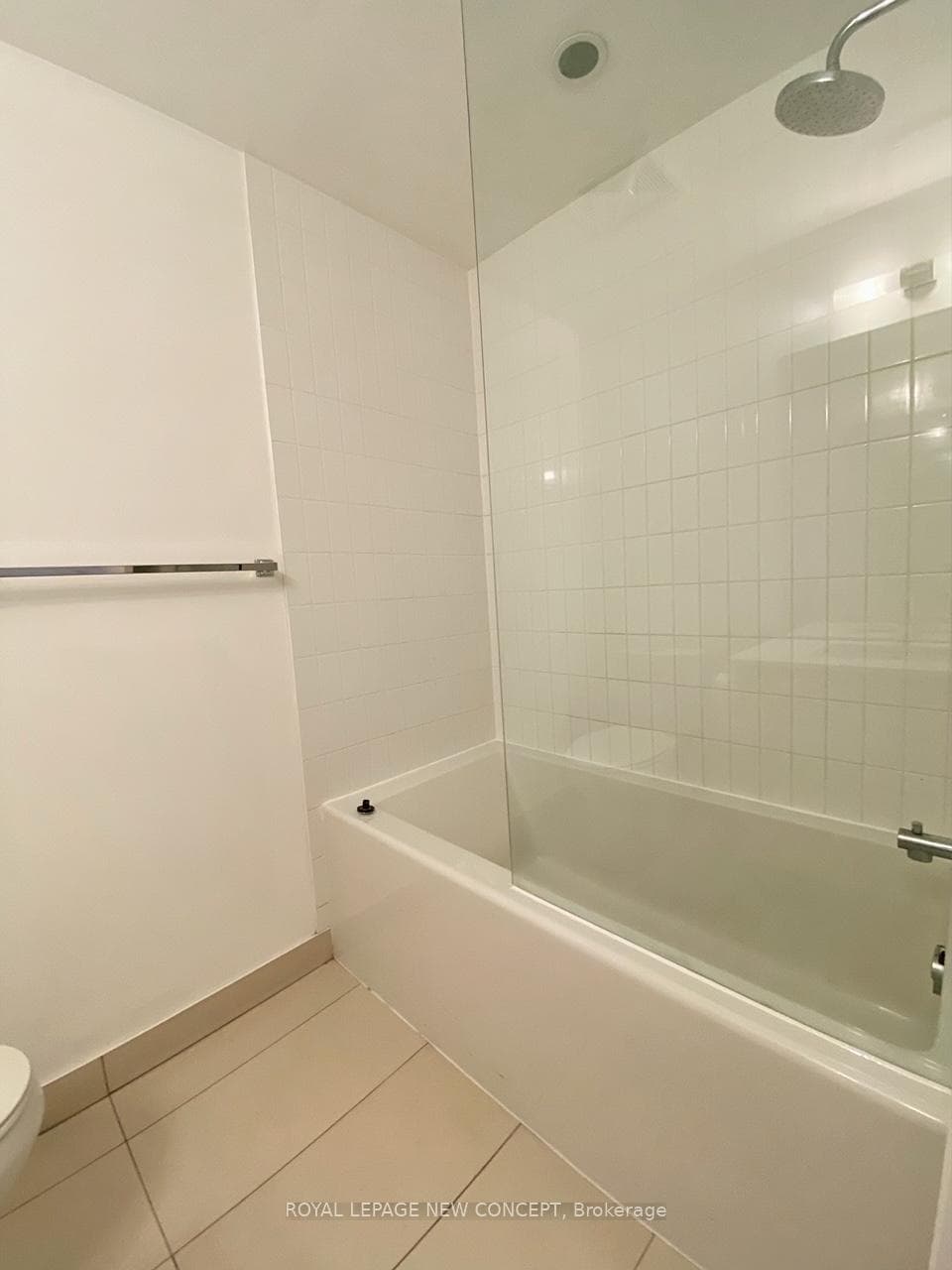 210 Simcoe Street Unit 2310 photo 10