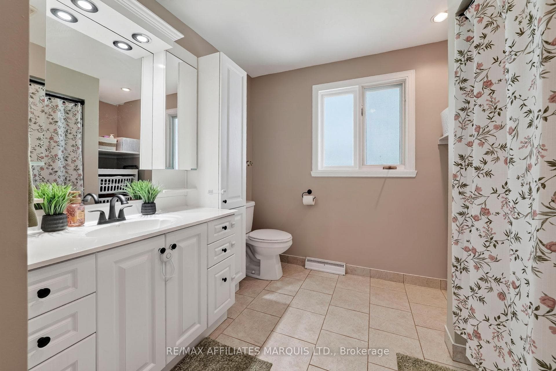 824 Alice Street photo 16