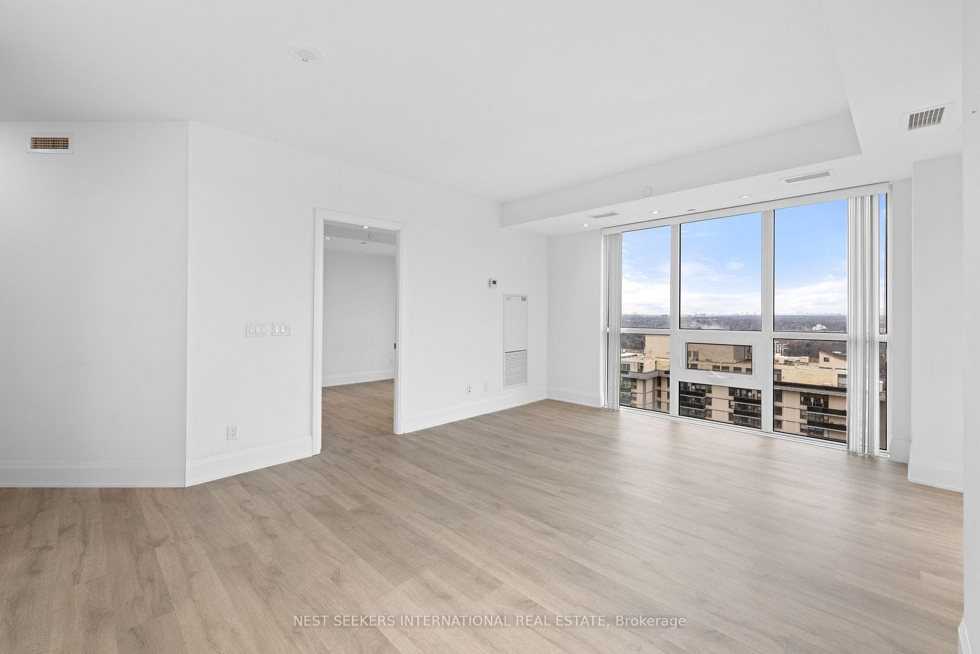 101 Erskine Avenue Unit 2802 photo 15