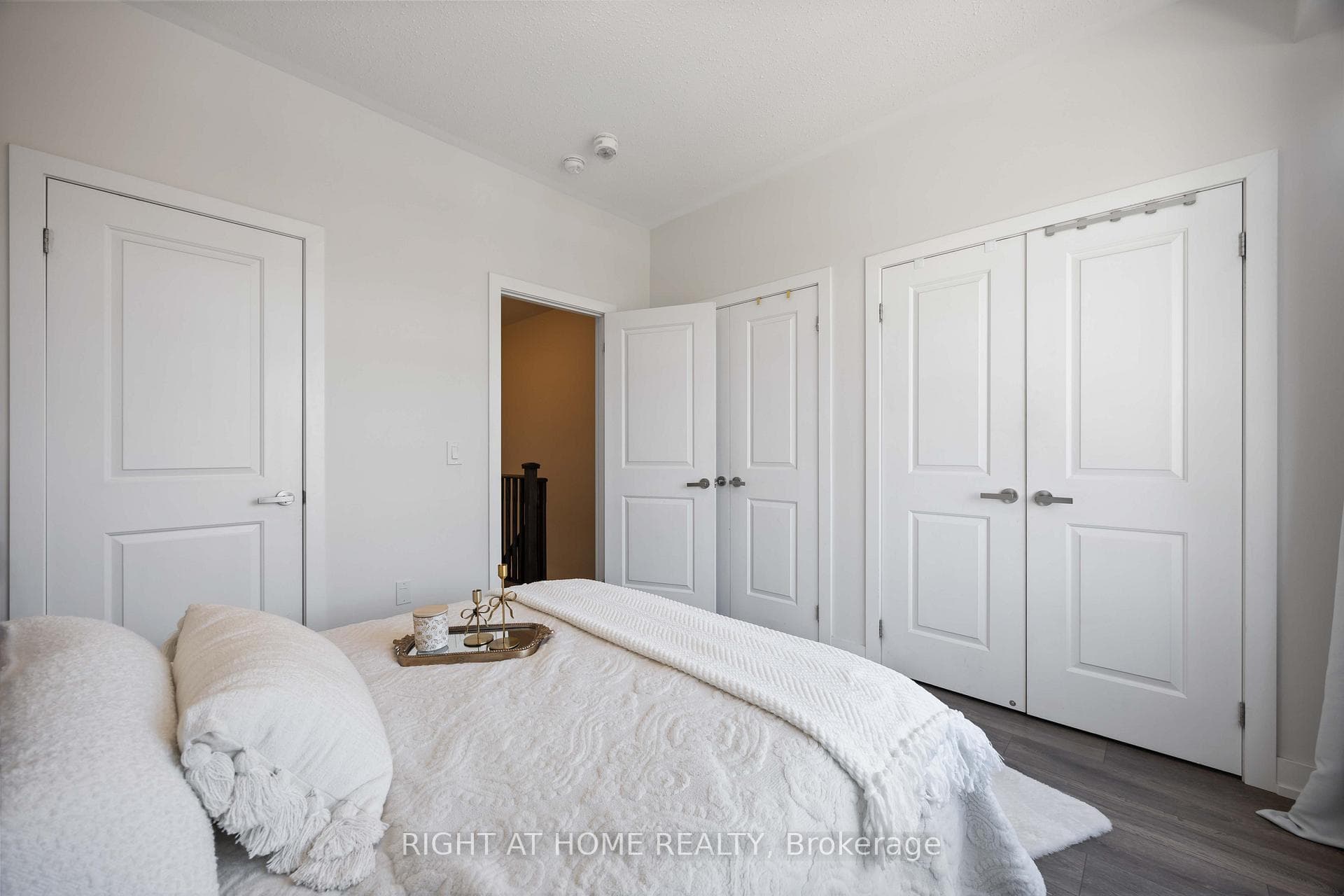 50 Troon Avenue photo 17