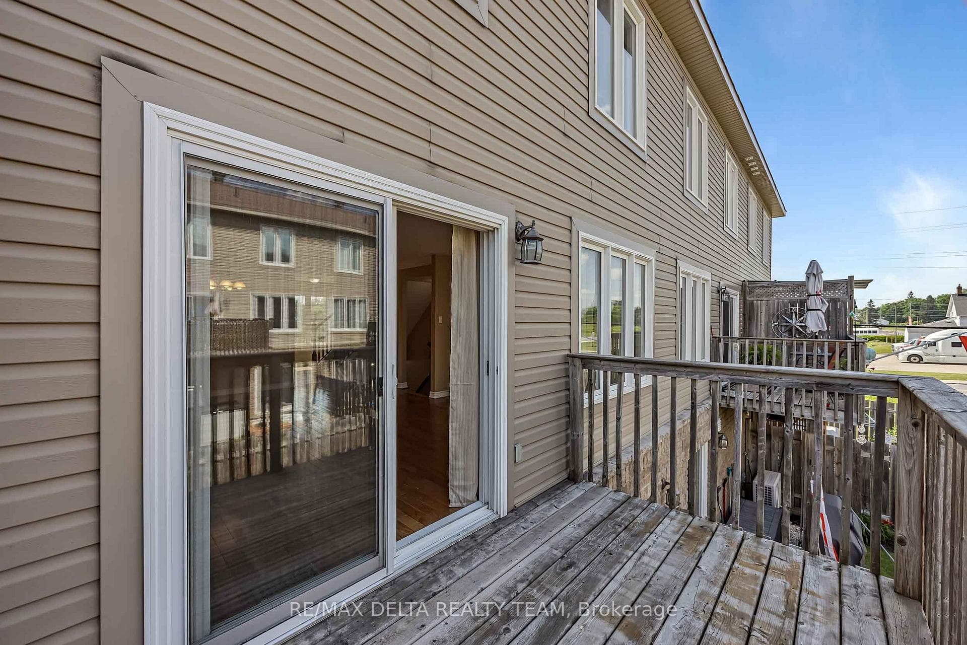 412 VAN BUREN Street photo 24