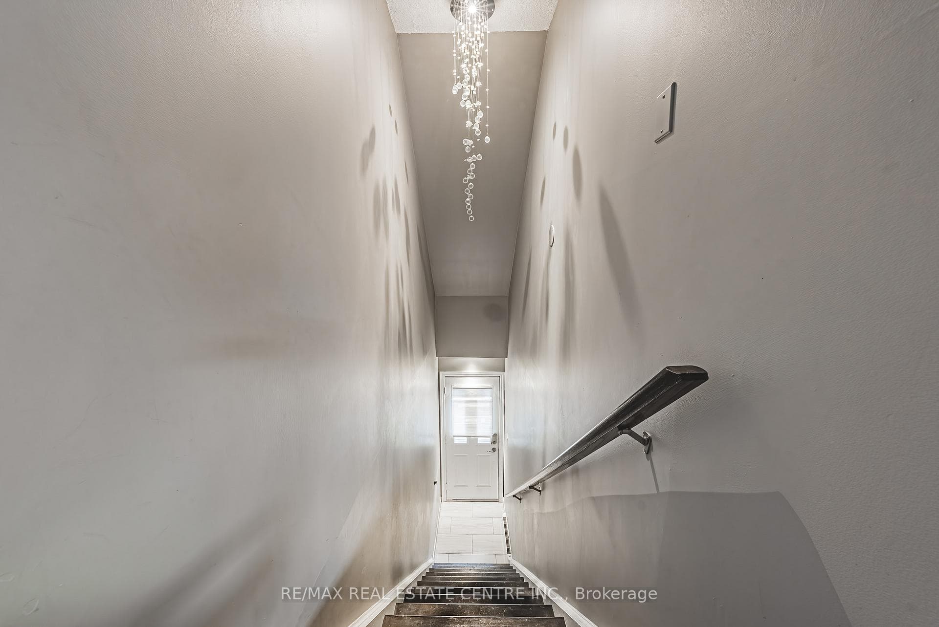266 LIMERIDGE Road Unit 3 photo 4