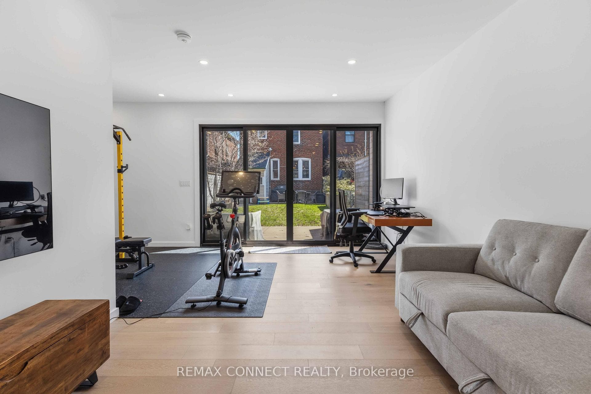 68 Hopedale Avenue photo 35