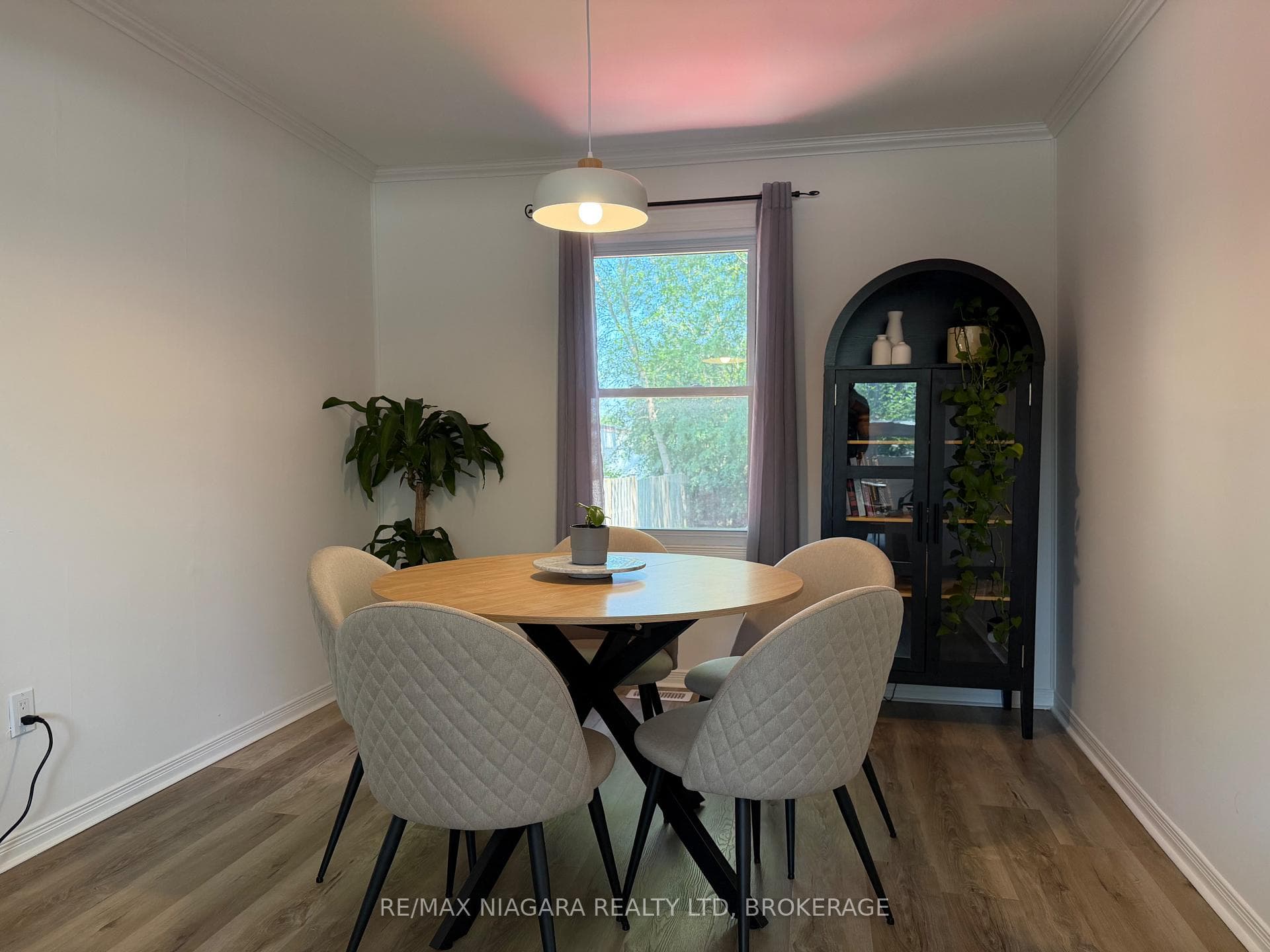 4354 Fifth Avenue photo 9
