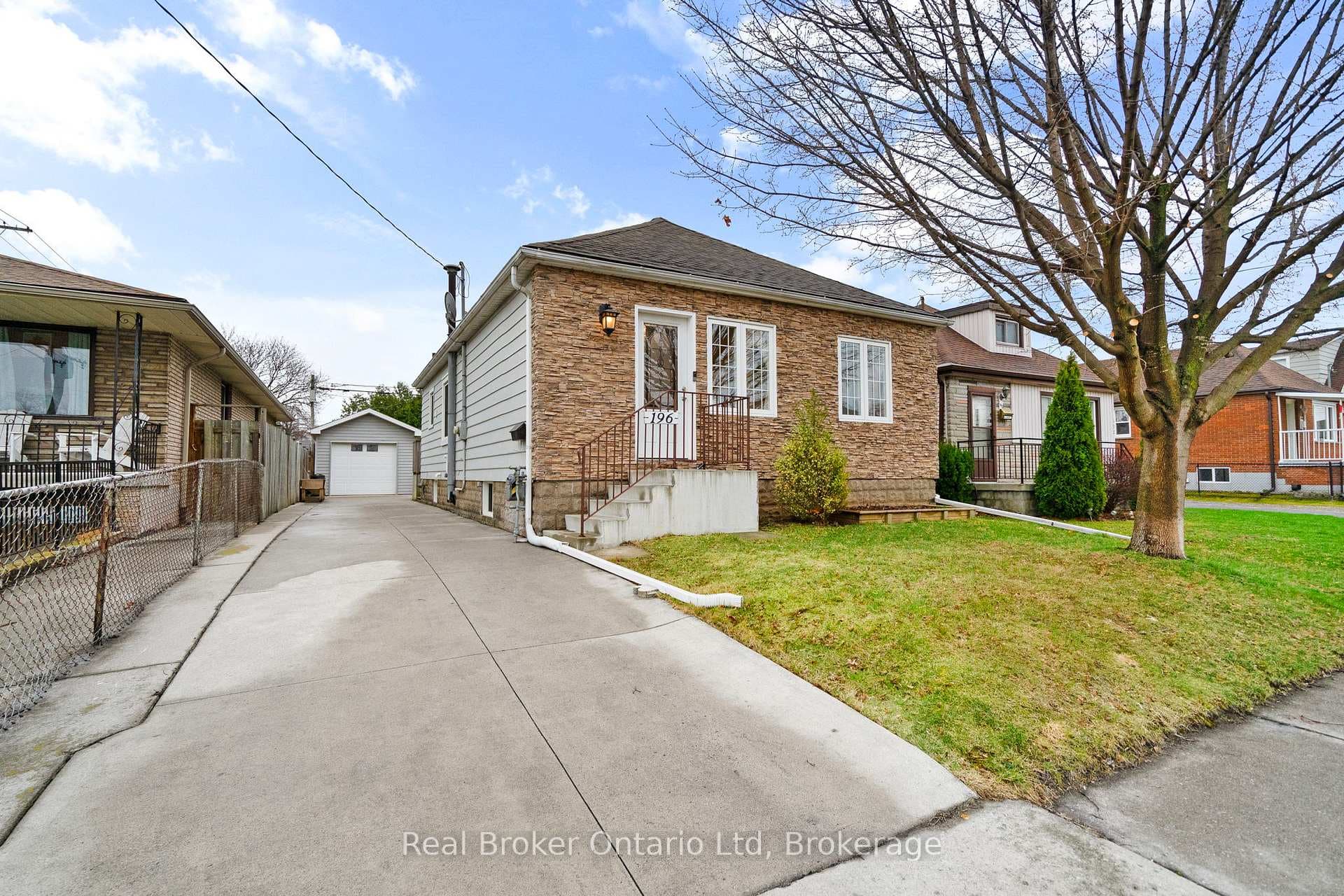 196 Ivon Avenue photo 2