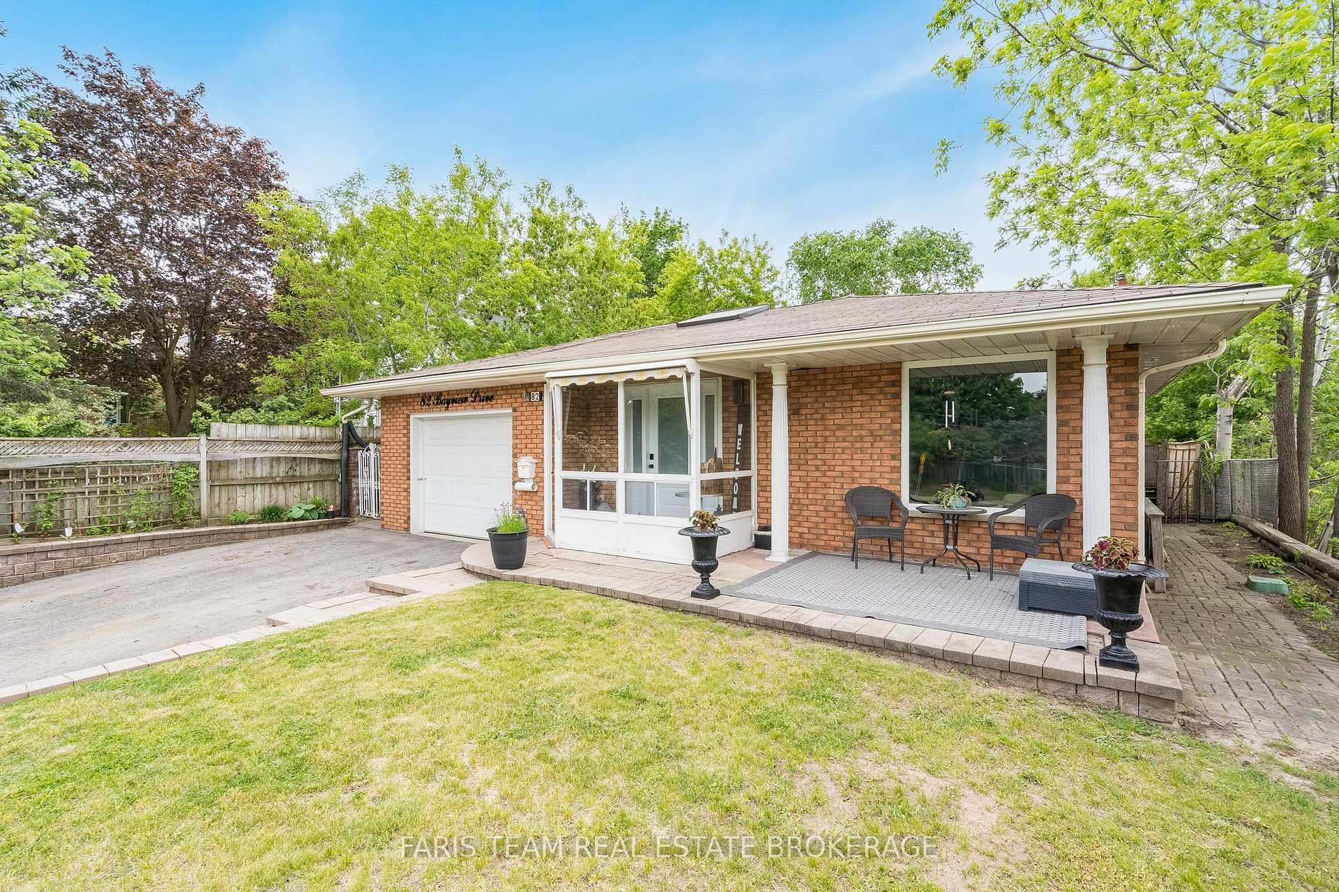 82 Bayview Drive photo 1