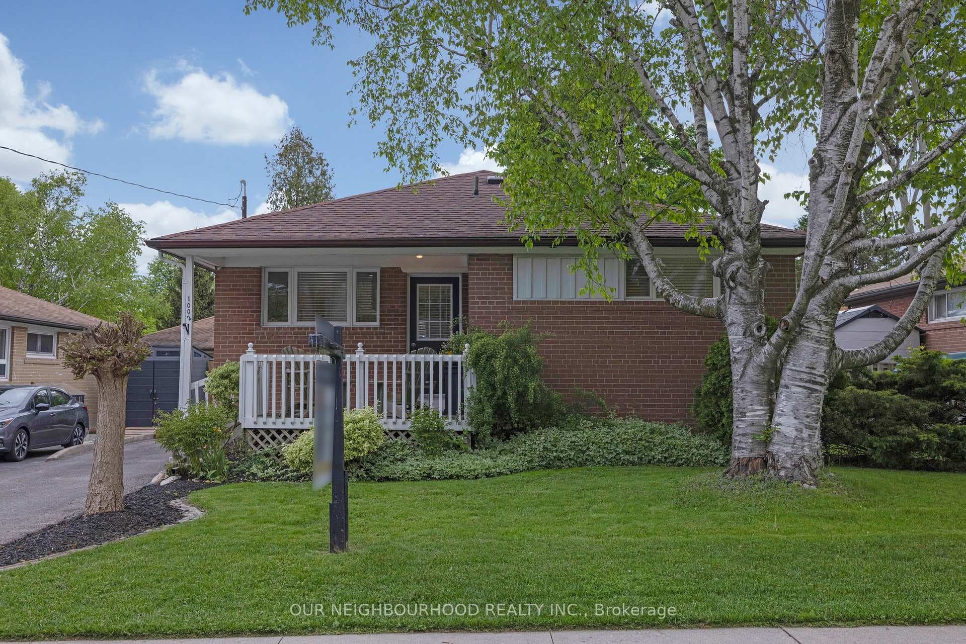 1002 Centre Street photo 1