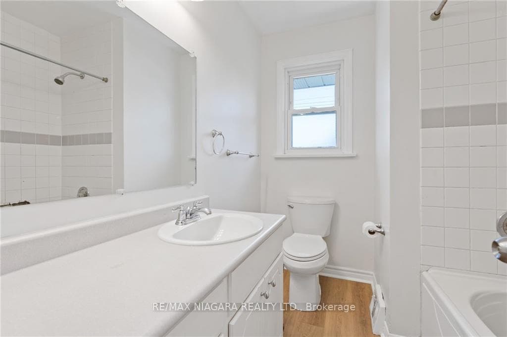24 Franklin Boulevard photo 17
