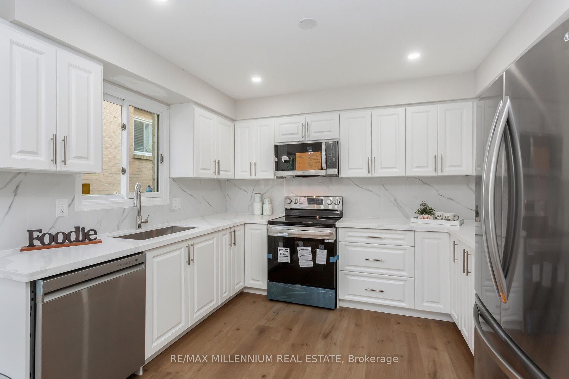 61 Mistywood Drive Unit UPPER photo 10