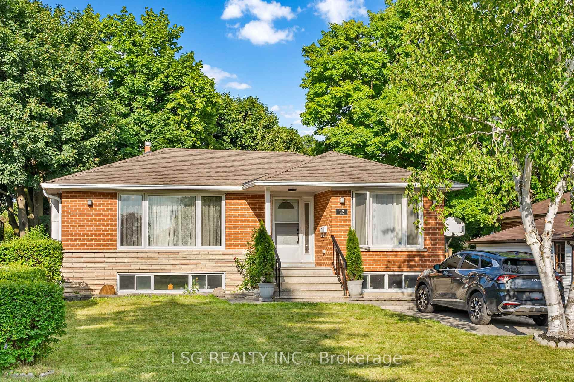 23 Sussex Avenue photo 2
