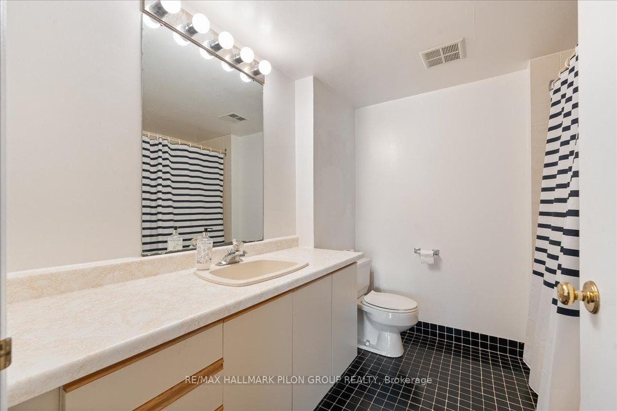 201 Laurier Avenue Unit 405 photo 12