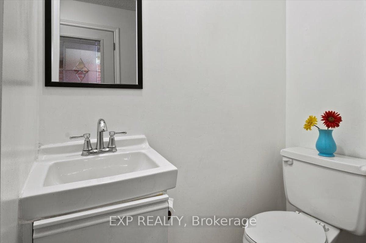 450 Bristol Crescent Unit 11 photo 8