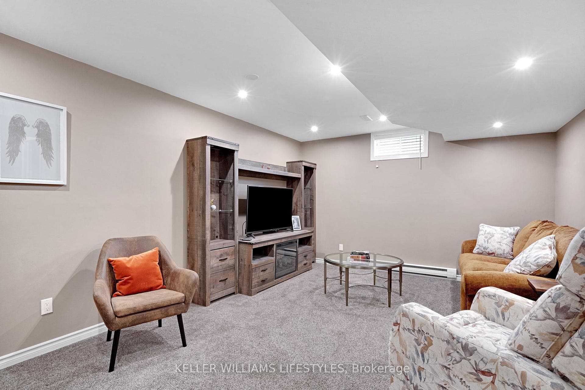 115 Acorn Crescent photo 27
