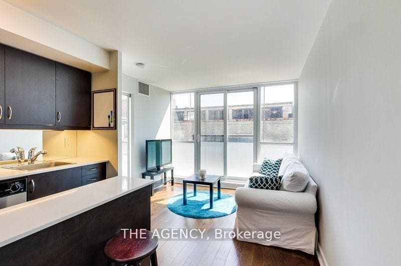 320 Richmond Street Unit 211 photo 6