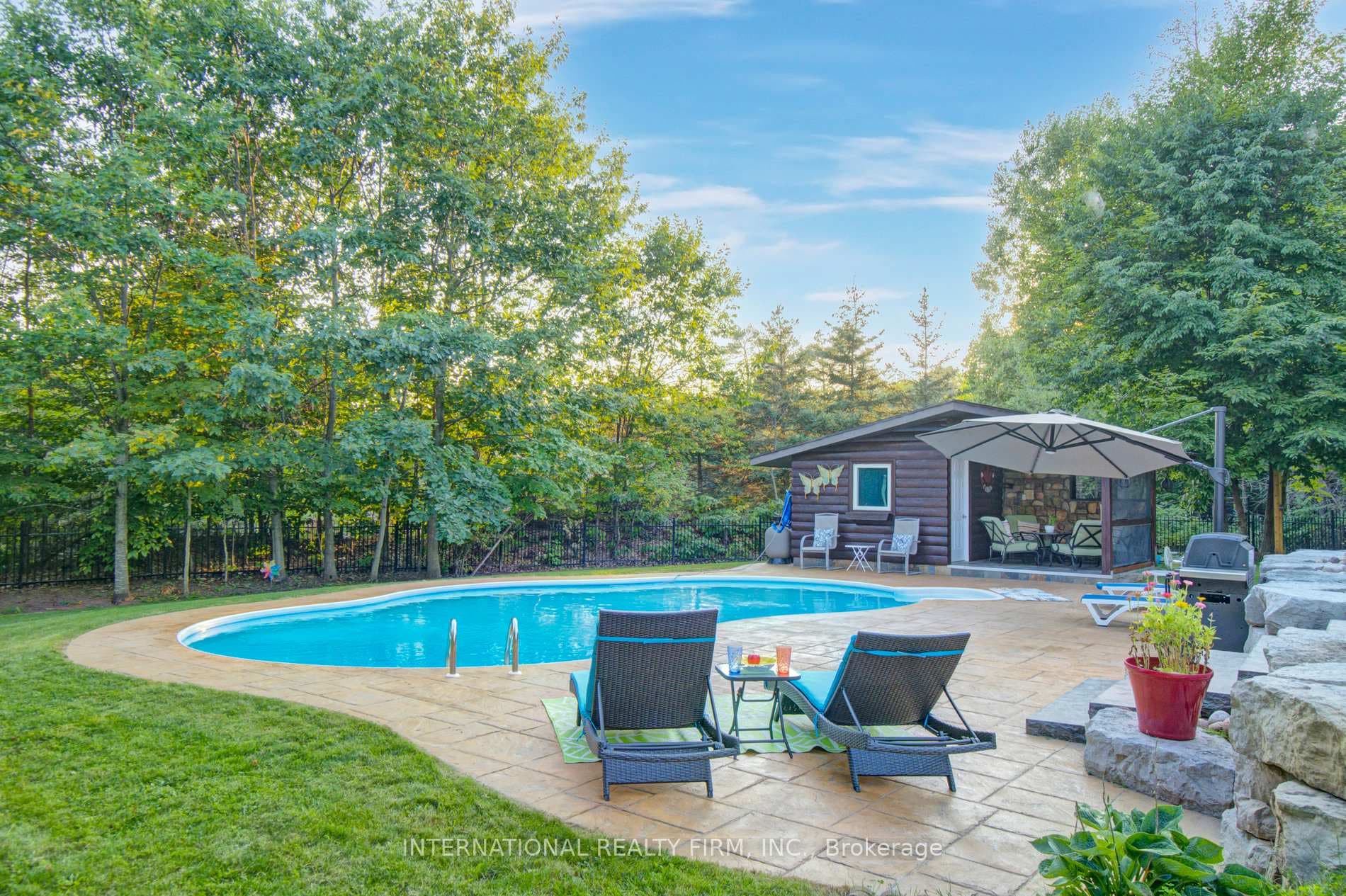 6 Pinehurst Lane photo 38