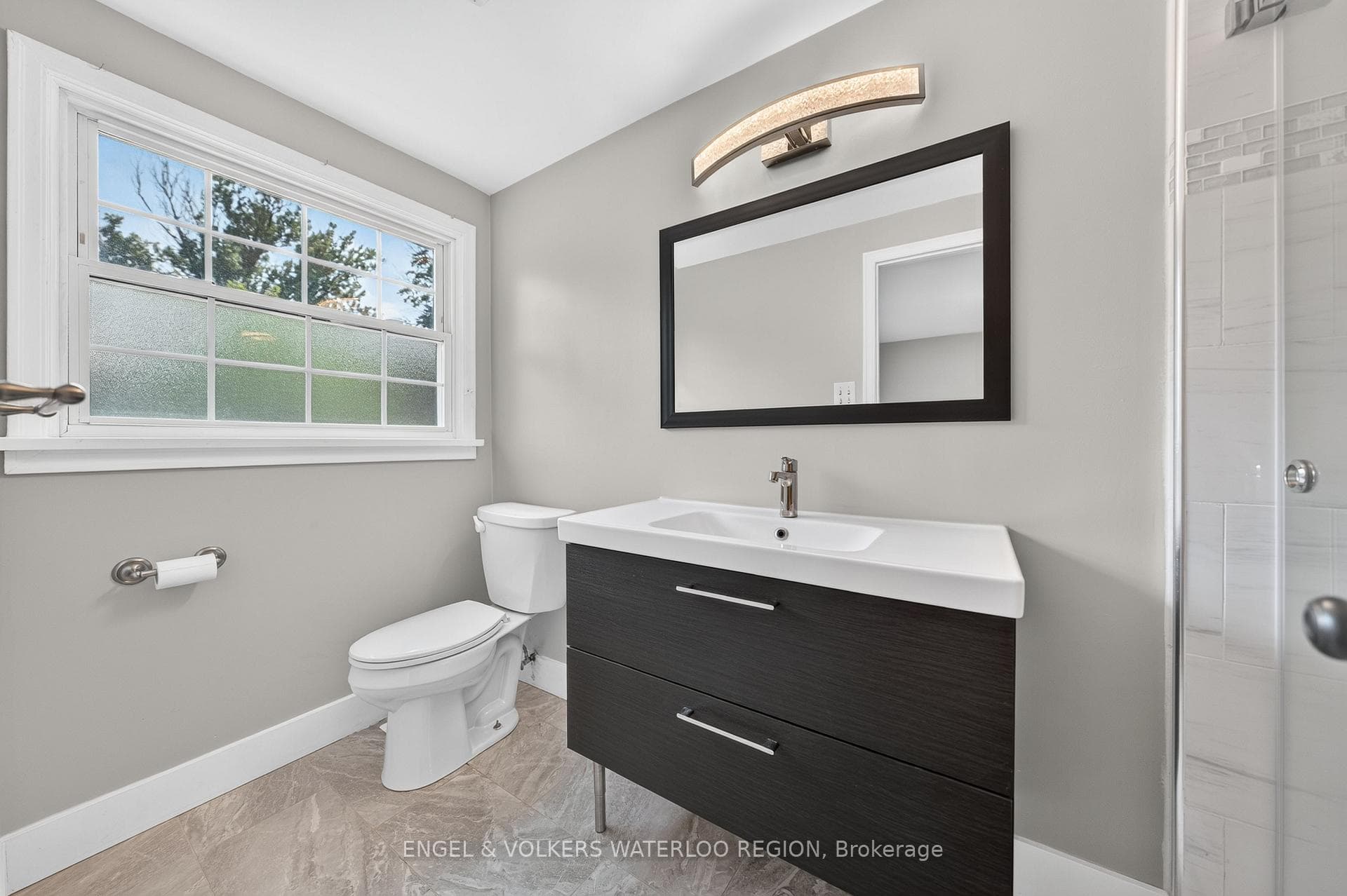 256 Shakespeare Drive photo 25