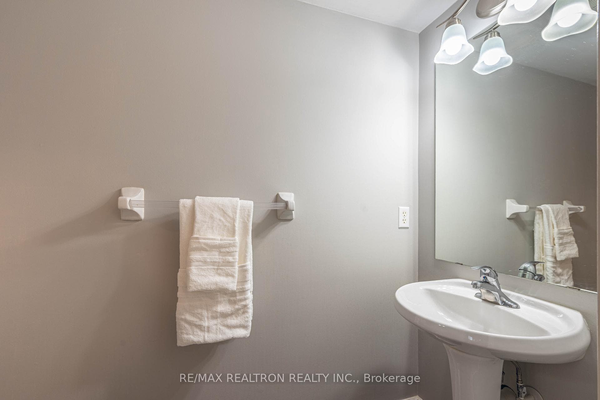 41 Lax Avenue photo 10