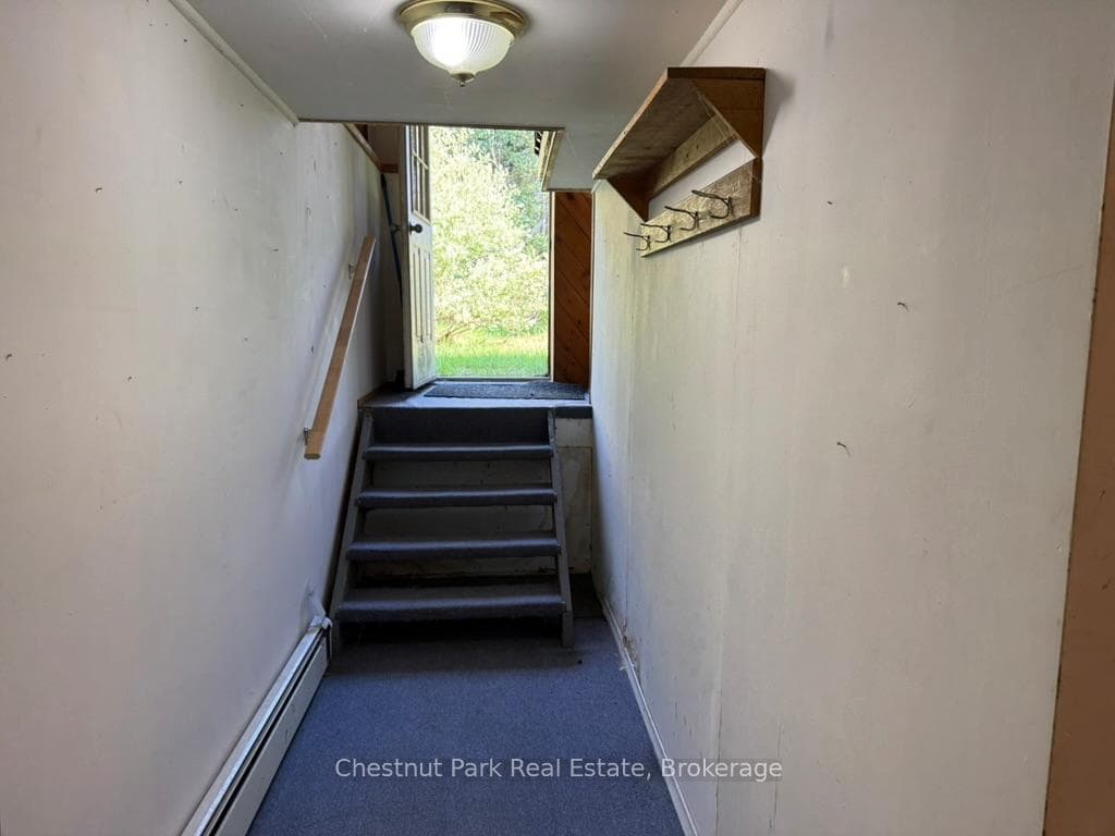 Split entrance - stairs to basement