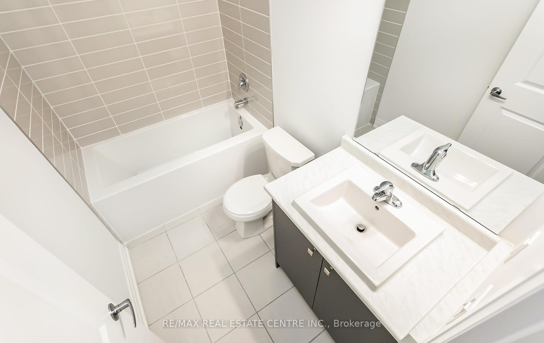 9 Waterside Way photo 33