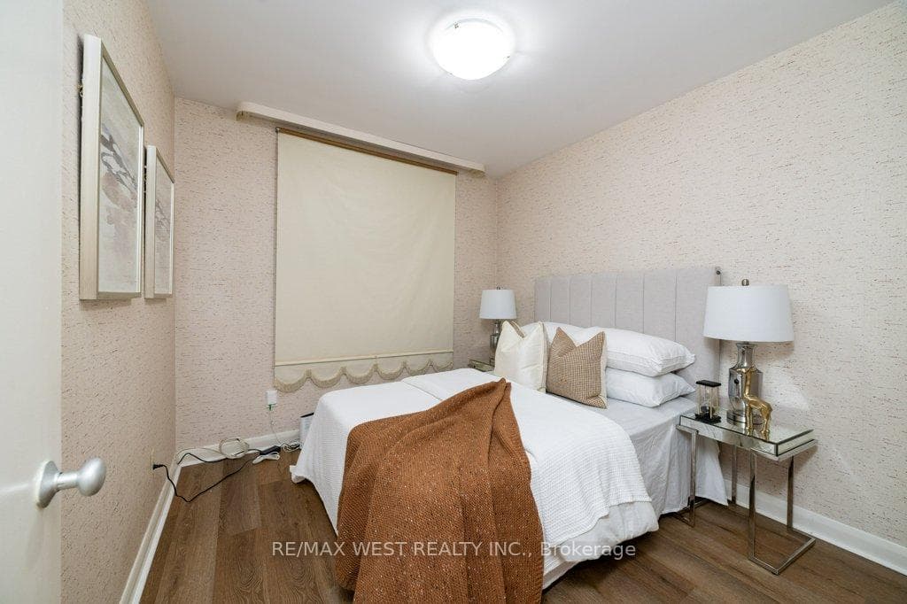 8 Farningham Crescent photo 16