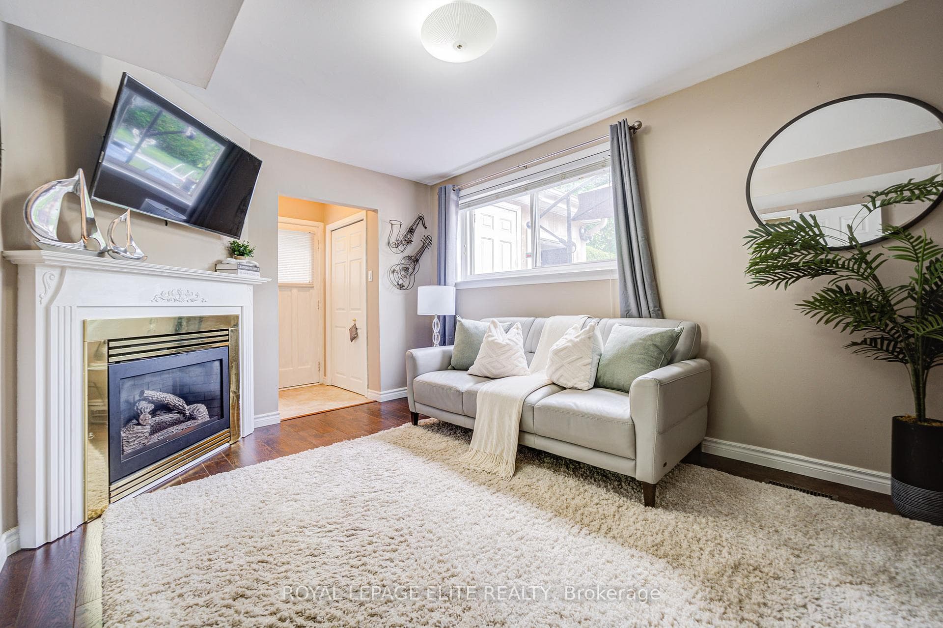 136 CARSBROOKE Road photo 32