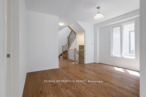 1481 Buttercup Court photo 5