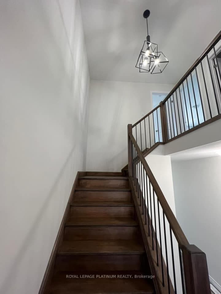 127 Winlow Way photo 10