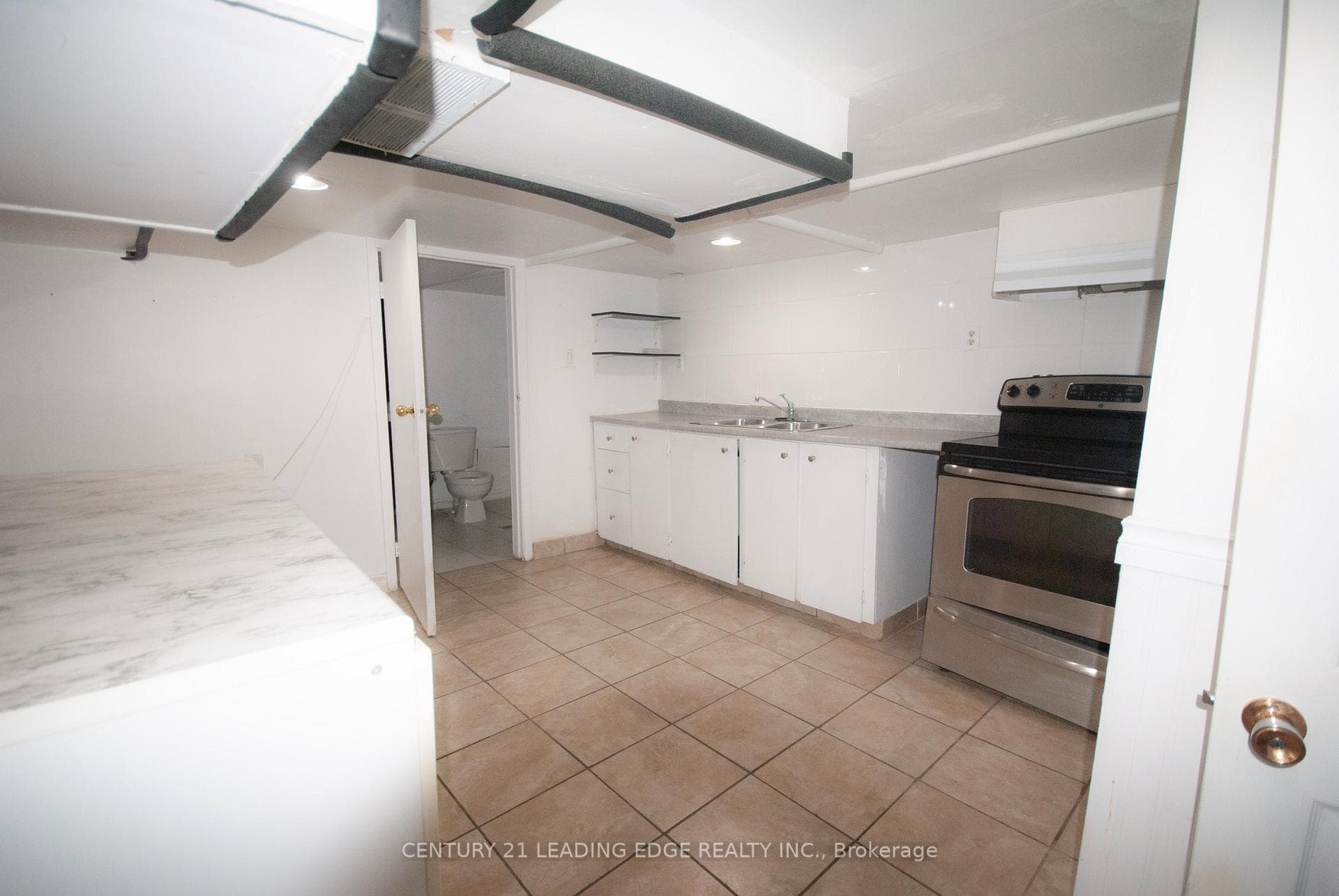 208 Oshawa Boulevard photo 11