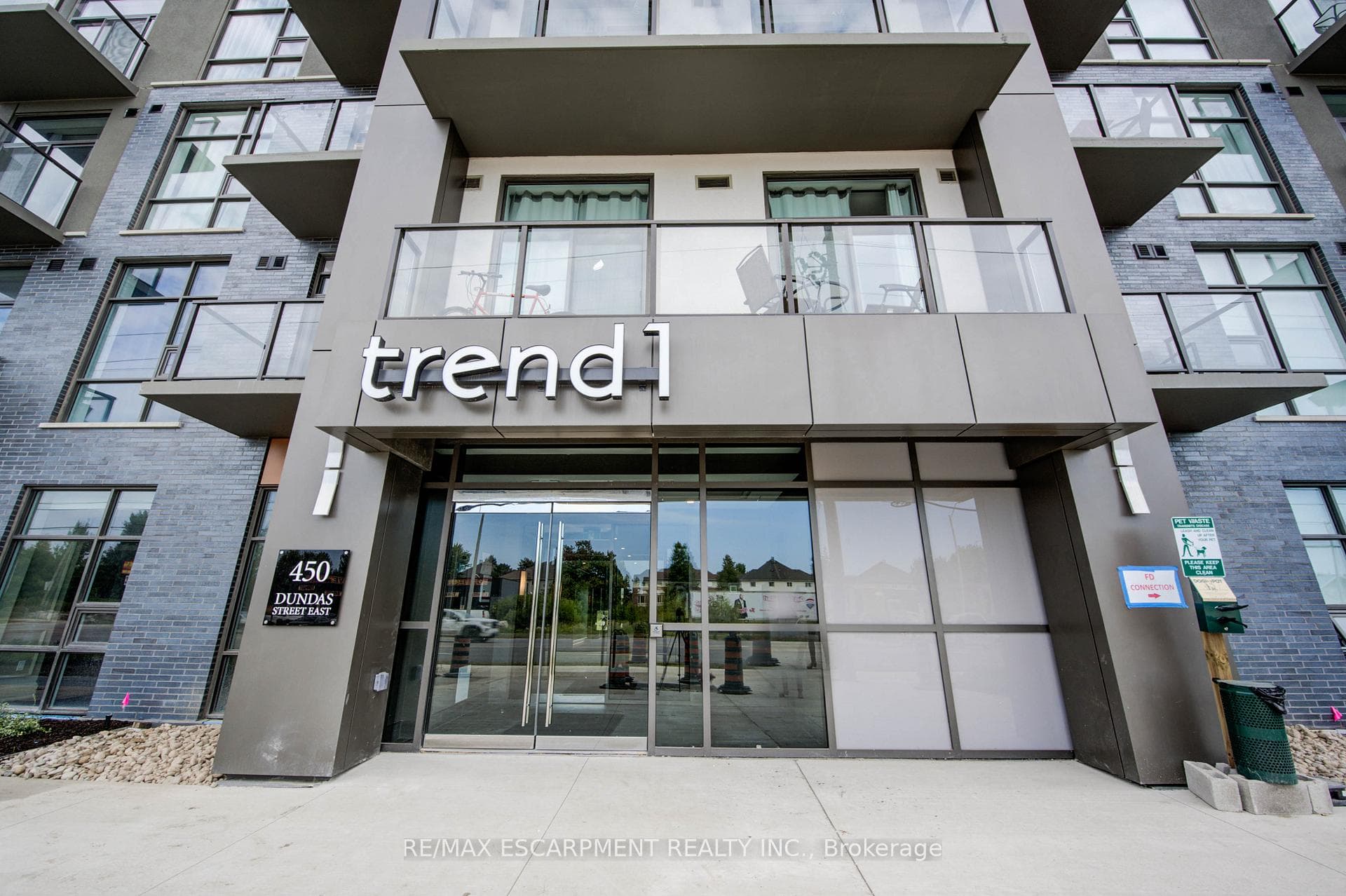450 Dundas Street Unit 715 photo 6