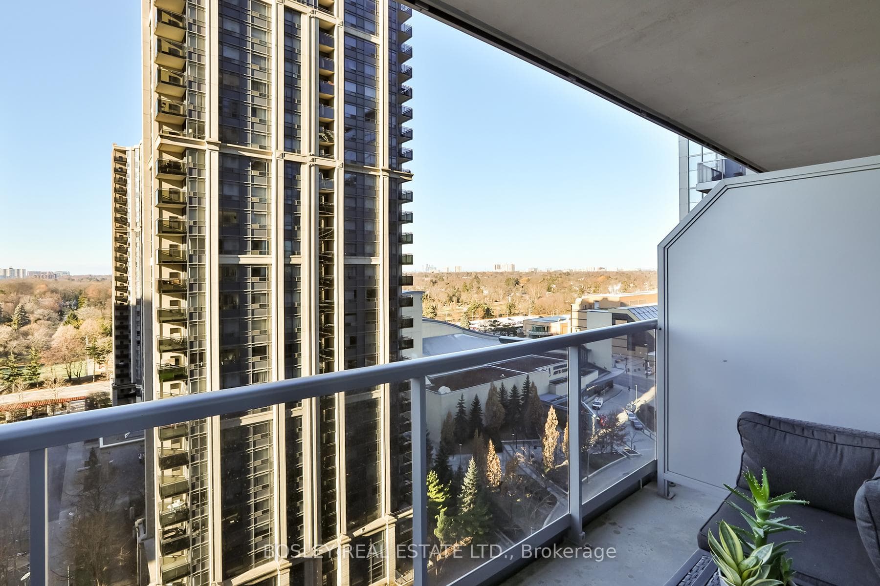 4978 Yonge Street Unit 1705 photo 23
