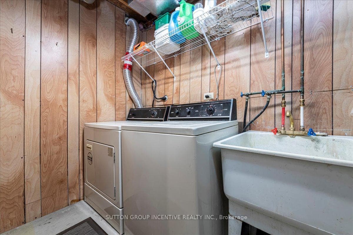 111 Laidlaw Drive photo 19
