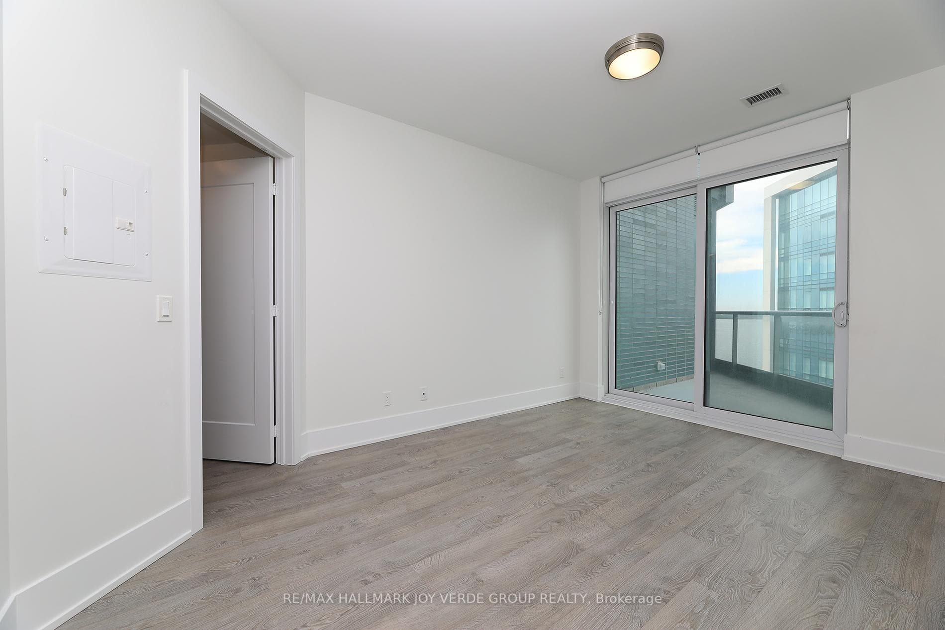 1 Edgewater Drive Unit PH36 photo 14