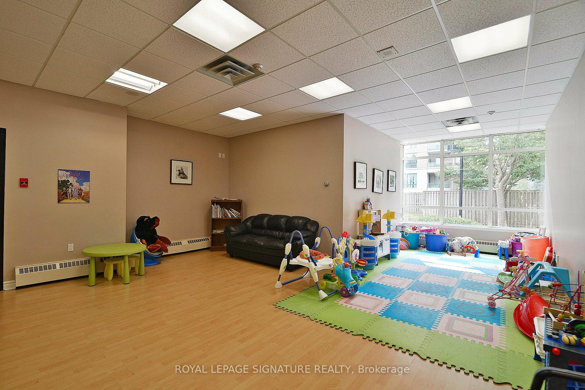 7 Bishop Avenue Unit 1002 photo 21
