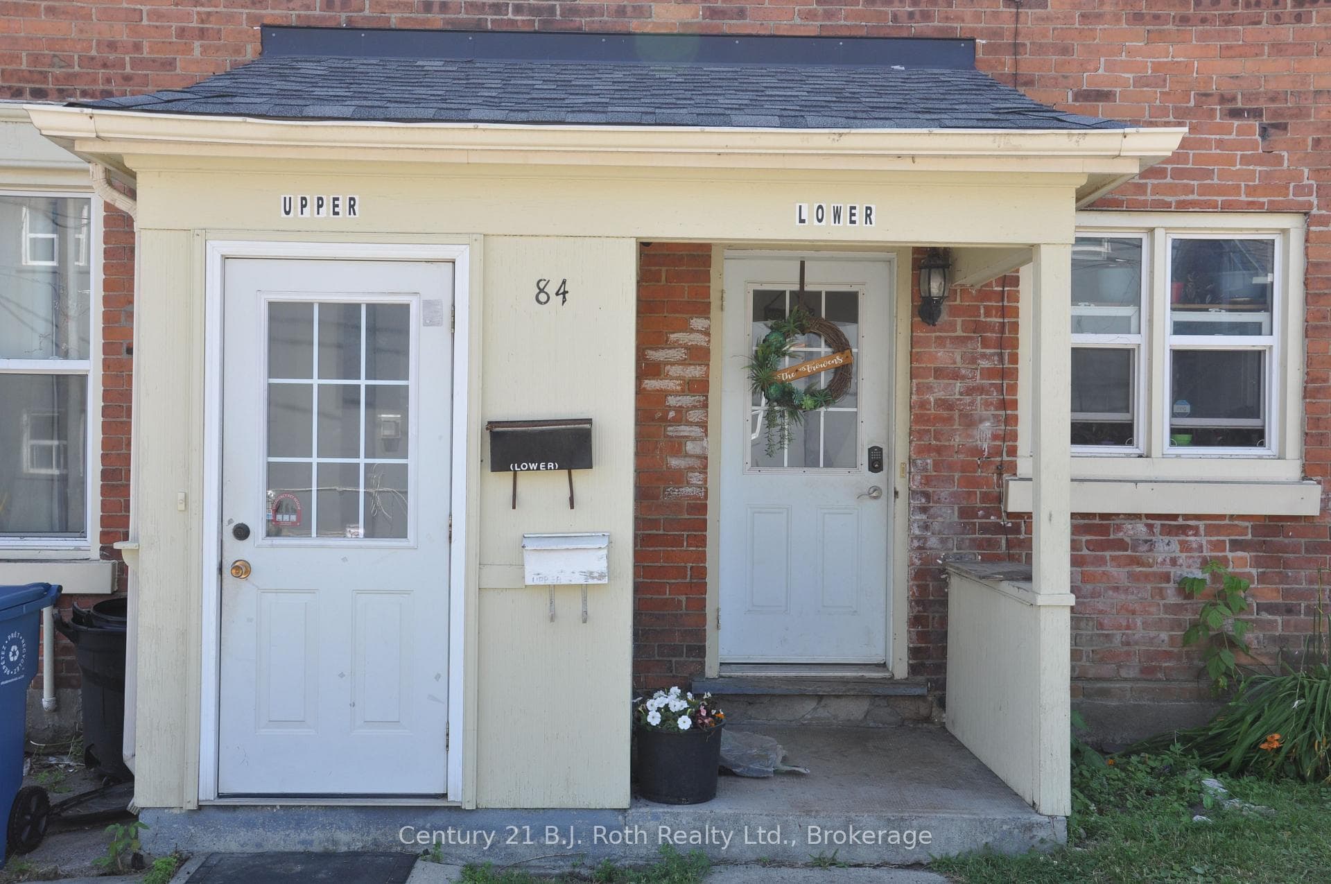 84 Mississaga Street photo 6