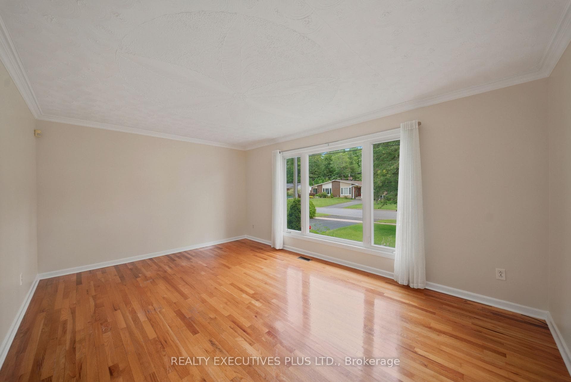 2593 Cleroux Crescent photo 13