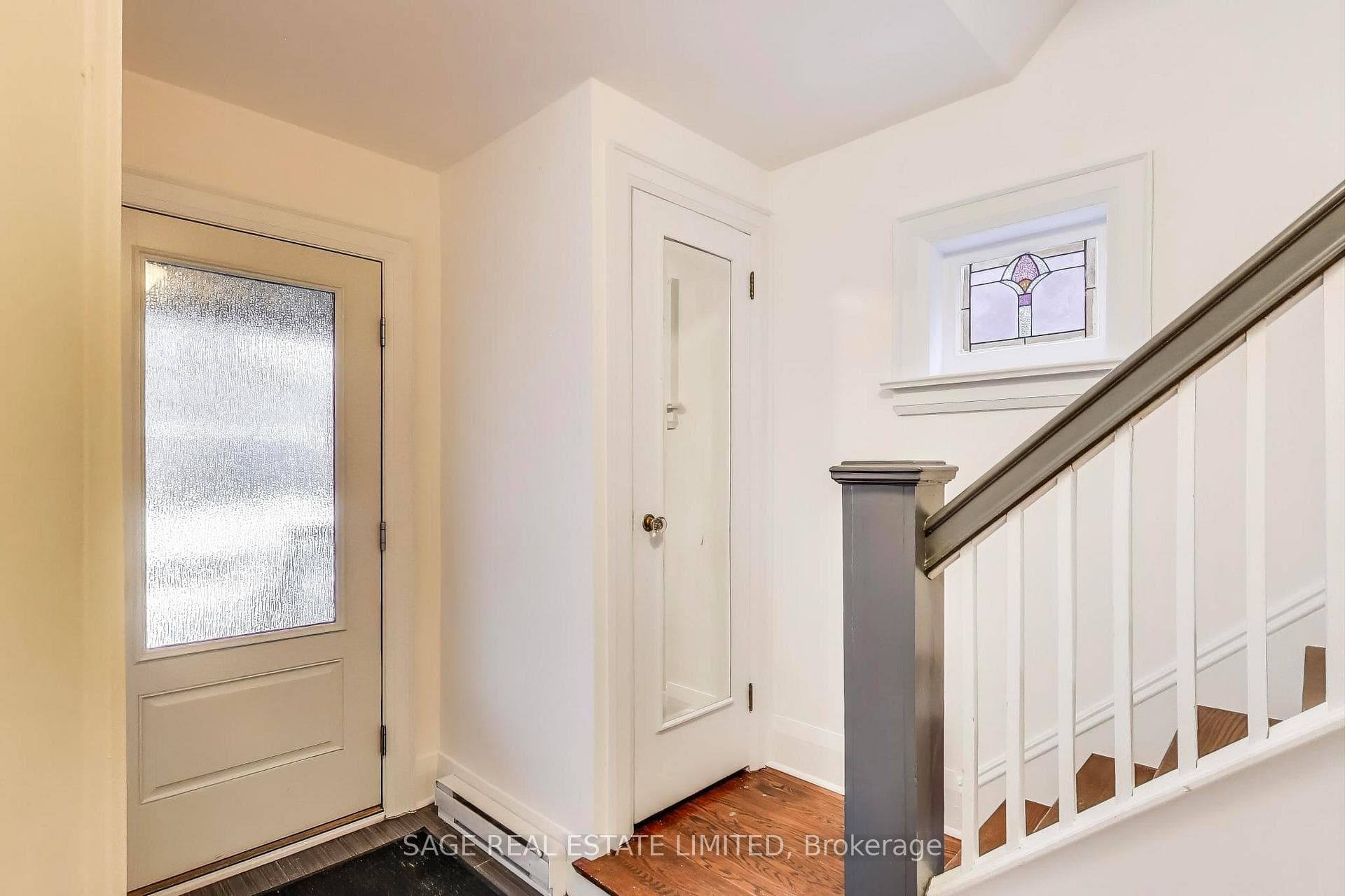 138 Clifton Road photo 4