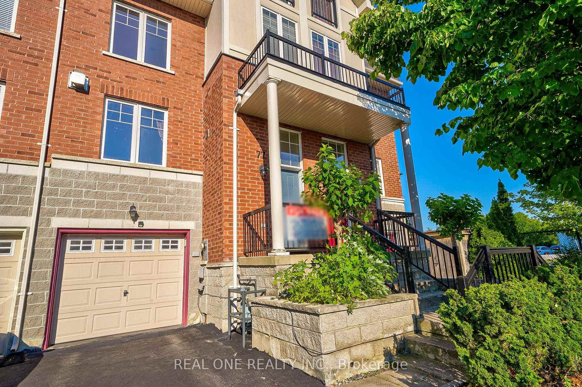 77 John Bell Crescent photo 3