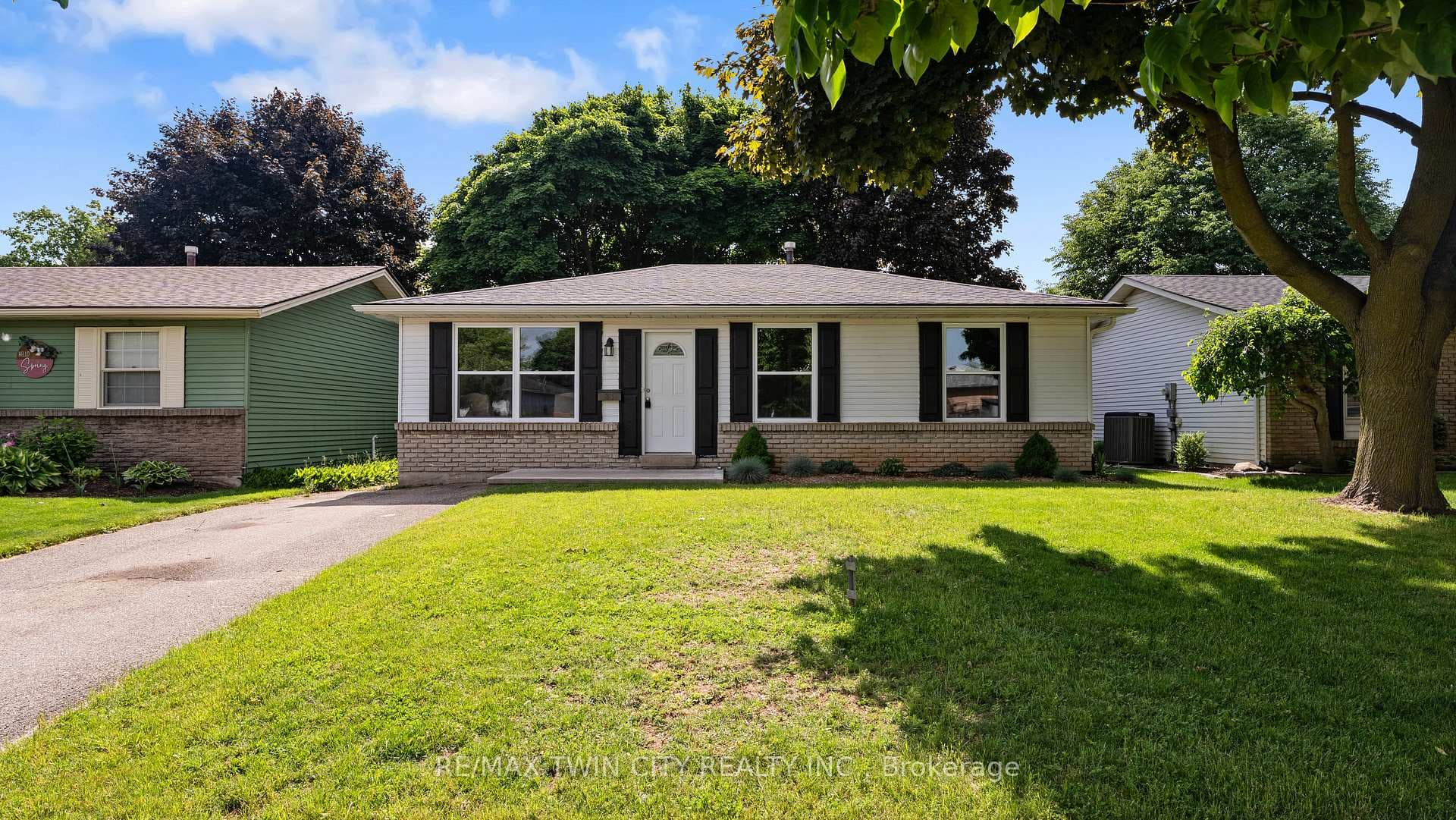 31 Deerpark Avenue photo 2
